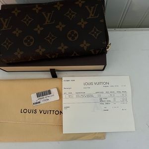 Authentic Louis Vuitton monogram zippy wallet